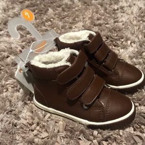 Sz 7 Brown Fleece lines boots 💯NEW